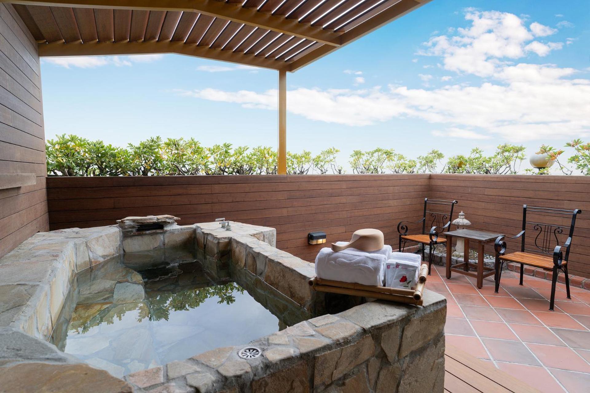 Formosan Naruwan Hotel T'ai-tung Εξωτερικό φωτογραφία A private onsen